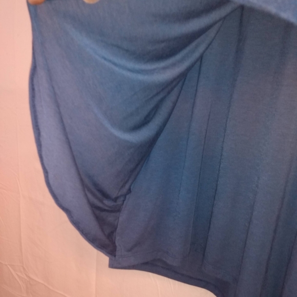 Athleta blue long sleeve scoop neck layered top - Picture 4 of 9